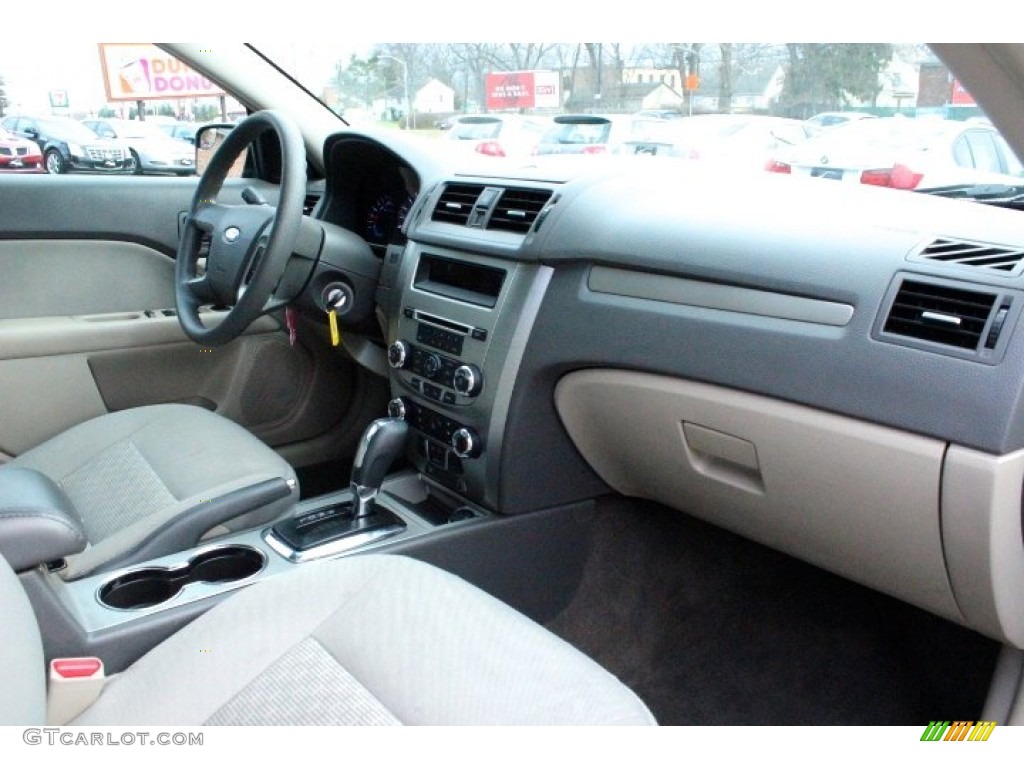 2012 Fusion SE - White Platinum Tri-Coat / Charcoal Black photo #34