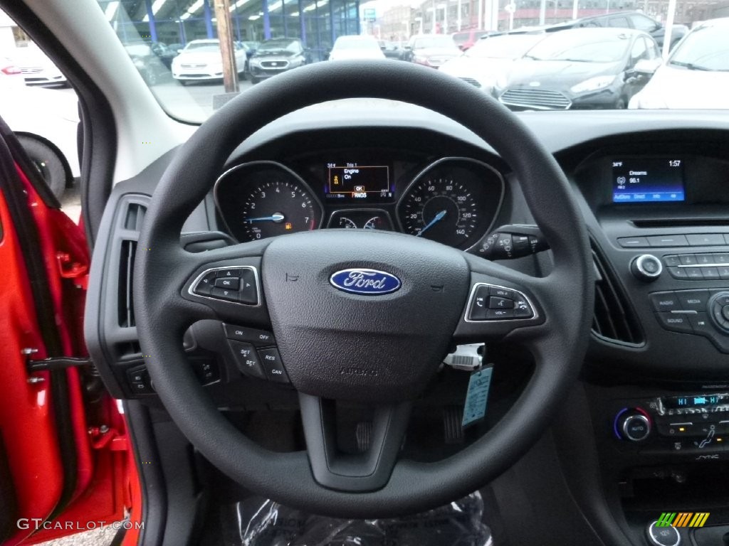 2016 Ford Focus SE Hatch Charcoal Black Steering Wheel Photo #109536813