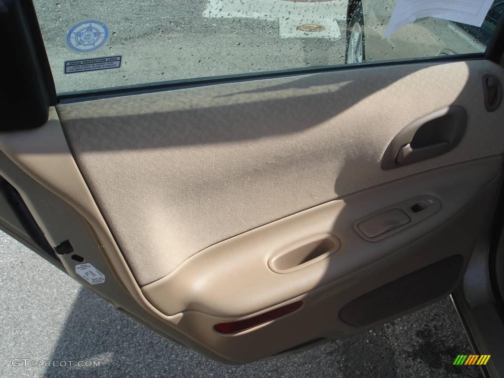 2000 Intrepid  - Champagne Pearl Metallic / Camel Tan photo #12