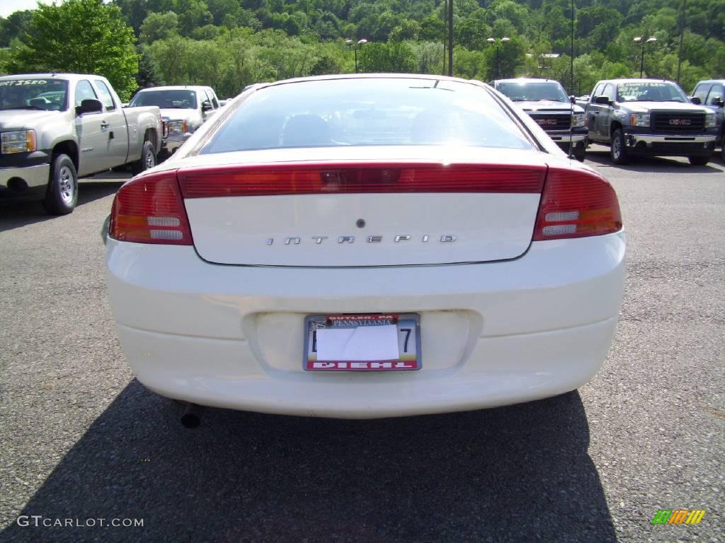 2001 Intrepid SE - Stone White / Taupe photo #4