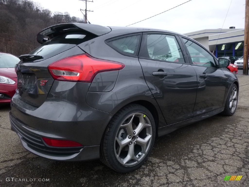 Magnetic 2016 Ford Focus ST Exterior Photo #109538124