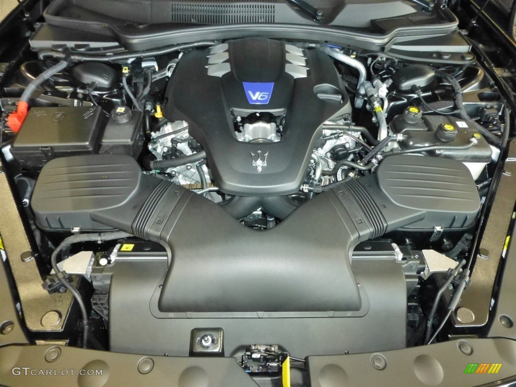 2016 Maserati Quattroporte GTS Engine Photos
