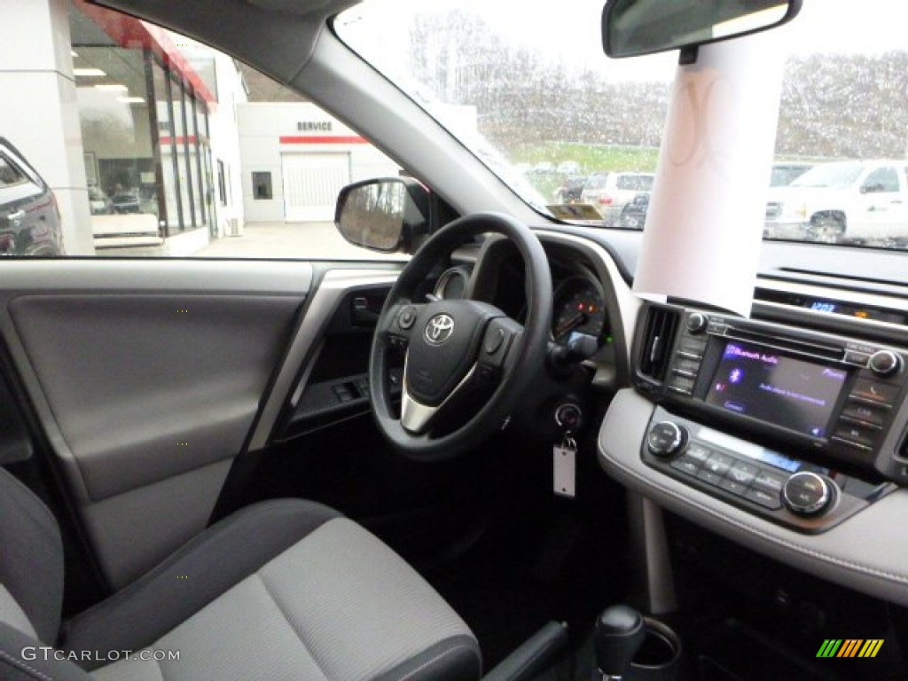 2013 RAV4 XLE AWD - Barcelona Red Metallic / Black photo #5