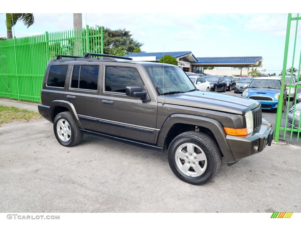 2006 Commander  - Jeep Green Metallic / Khaki photo #4