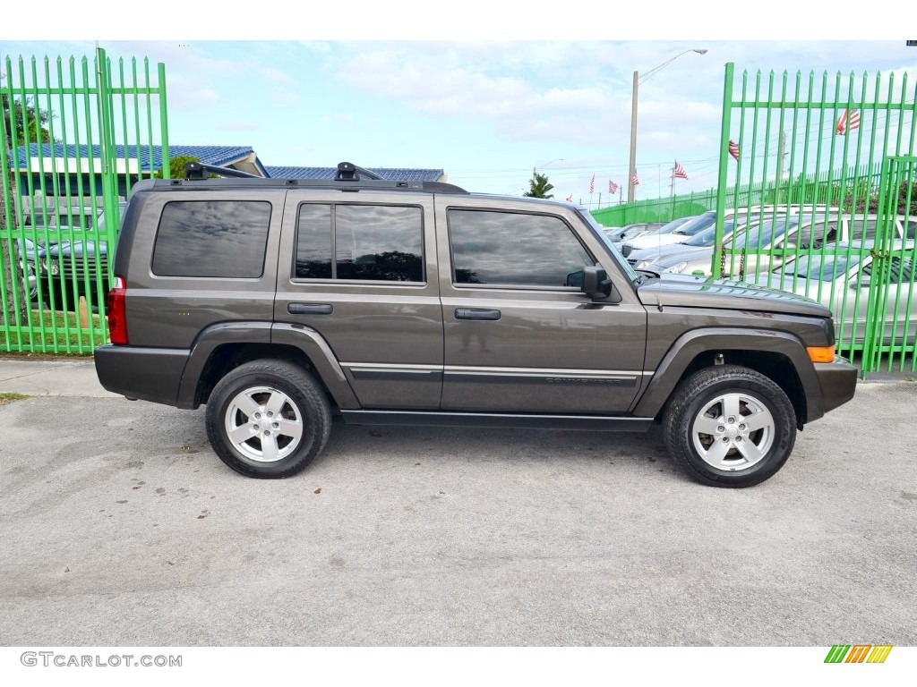 2006 Commander  - Jeep Green Metallic / Khaki photo #5