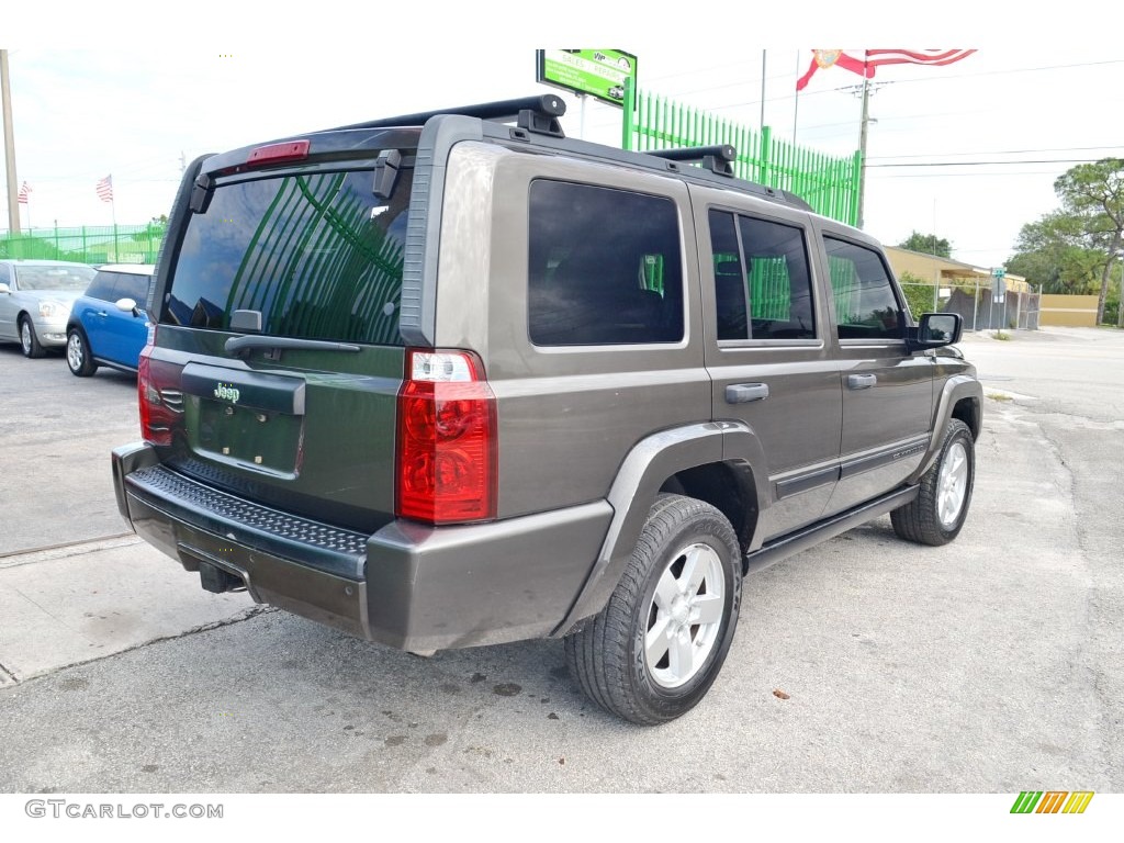 2006 Commander  - Jeep Green Metallic / Khaki photo #9