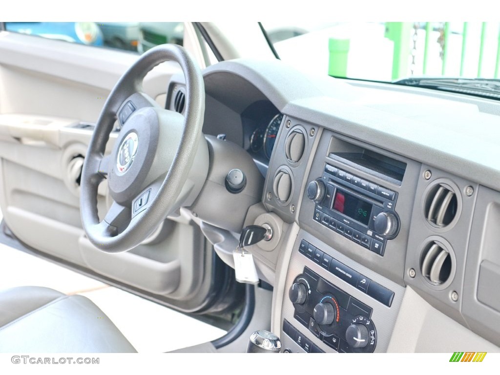 2006 Commander  - Jeep Green Metallic / Khaki photo #18