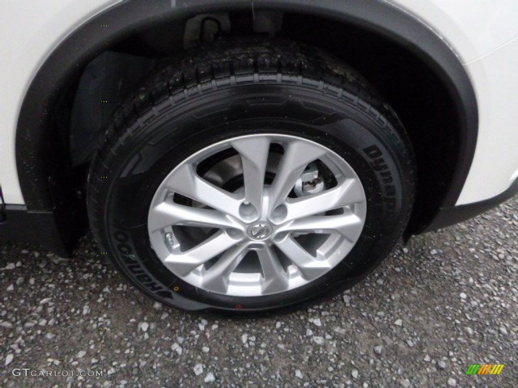 2016 Rogue SV AWD - Pearl White / Charcoal photo #2