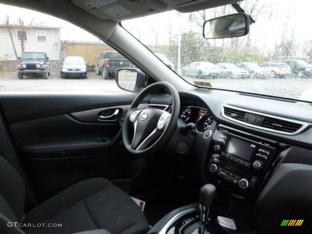 2016 Rogue SV AWD - Pearl White / Charcoal photo #4