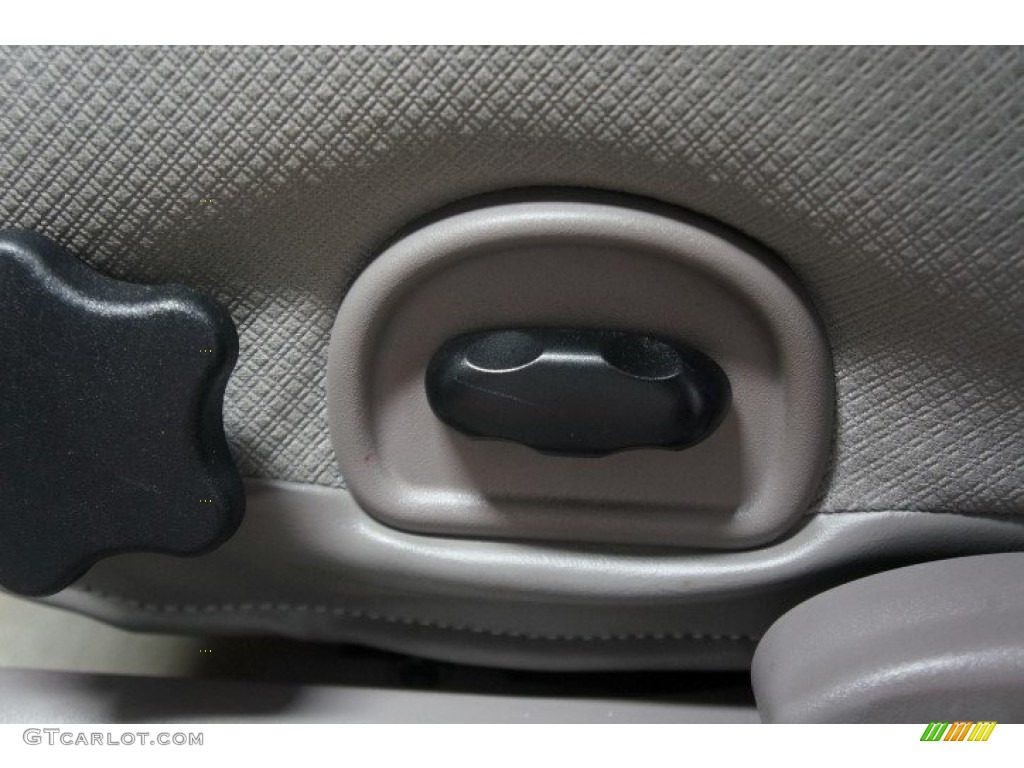 2004 LeSabre Custom - Light Bronzemist Metallic / Light Cashmere photo #24