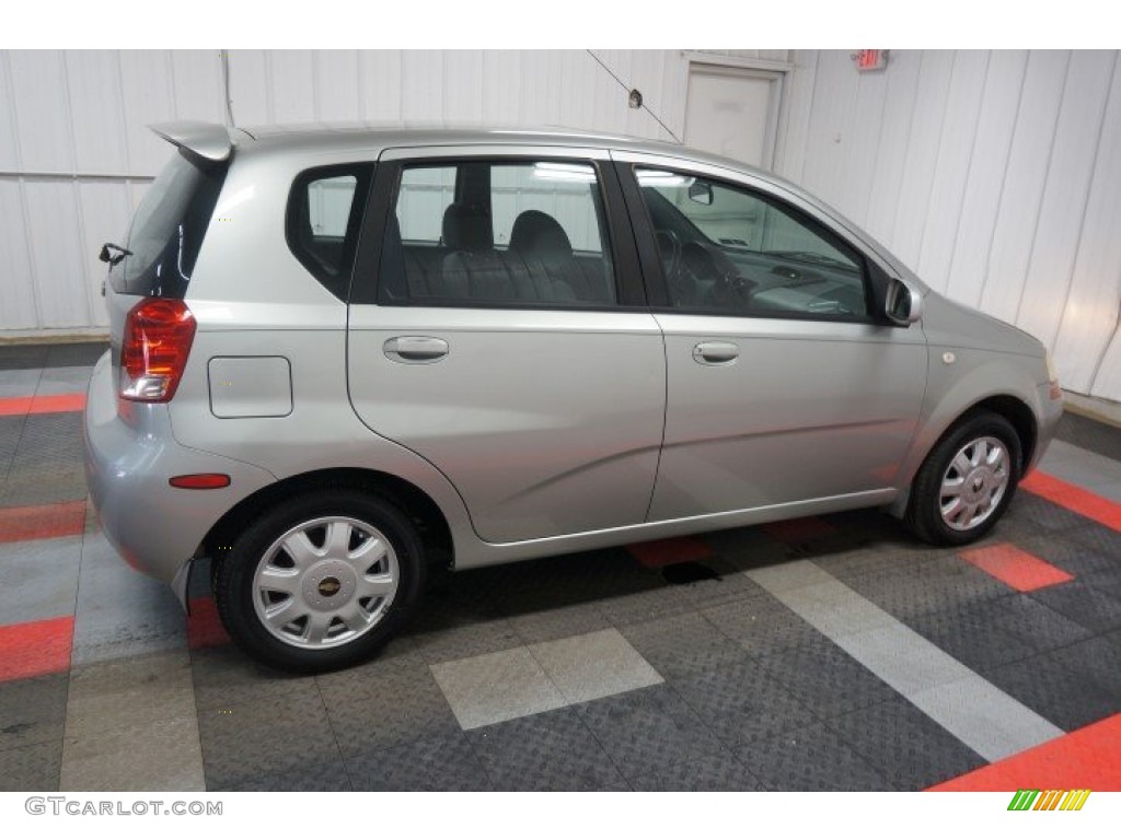 2005 Aveo LT Hatchback - Galaxy Silver Metallic / Gray photo #7