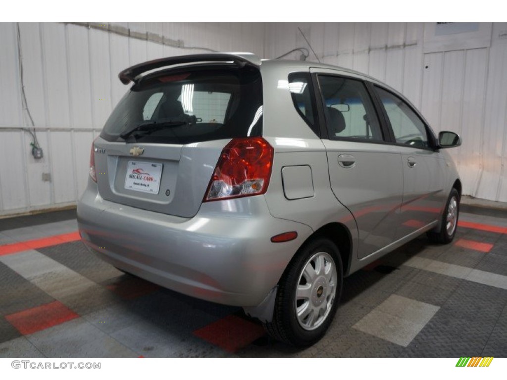 2005 Aveo LT Hatchback - Galaxy Silver Metallic / Gray photo #8
