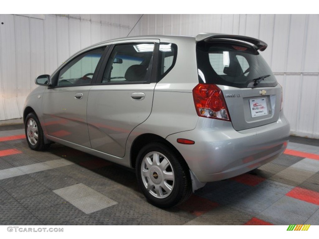 2005 Aveo LT Hatchback - Galaxy Silver Metallic / Gray photo #10
