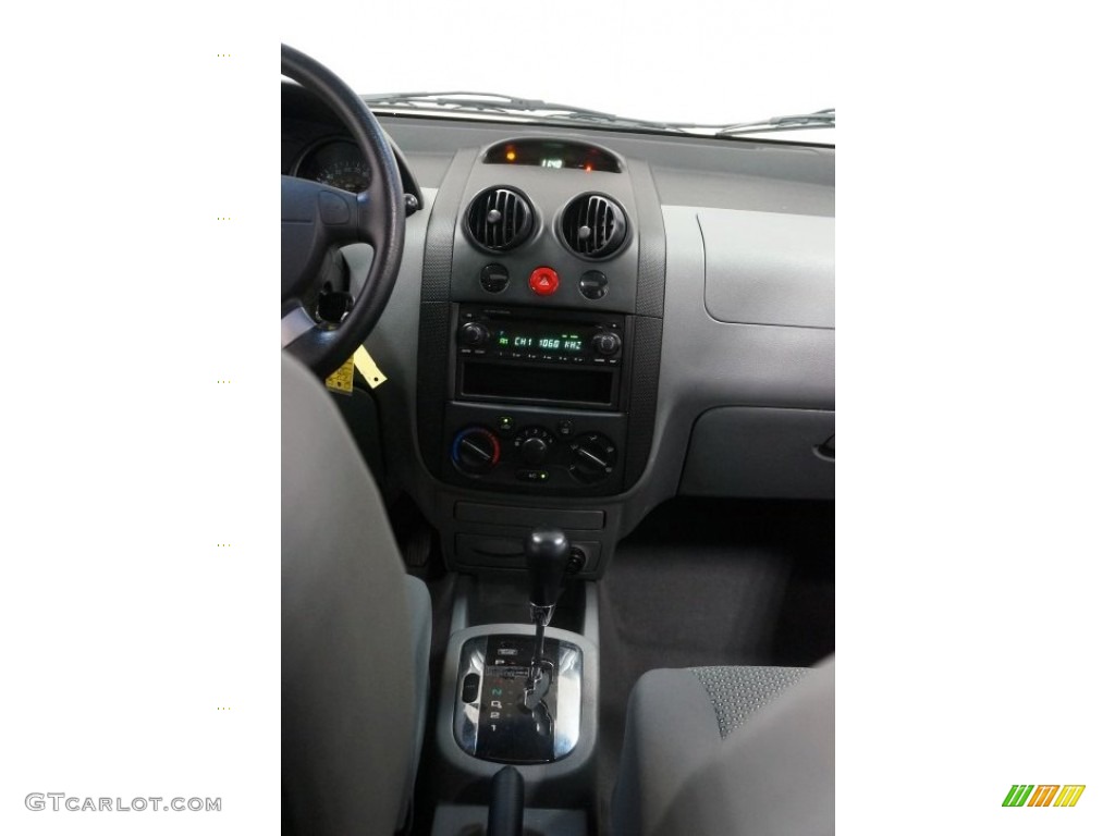 2005 Aveo LT Hatchback - Galaxy Silver Metallic / Gray photo #26