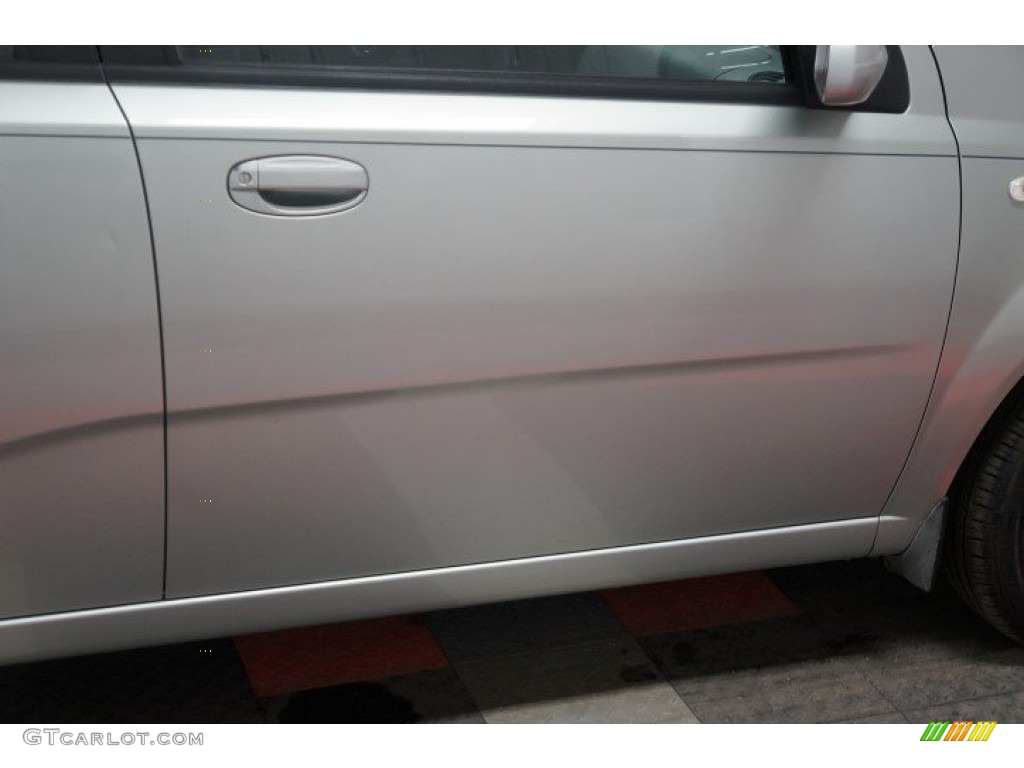 2005 Aveo LT Hatchback - Galaxy Silver Metallic / Gray photo #52