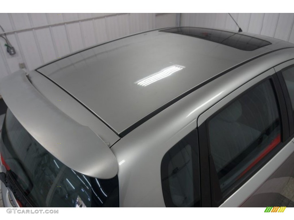 2005 Aveo LT Hatchback - Galaxy Silver Metallic / Gray photo #81