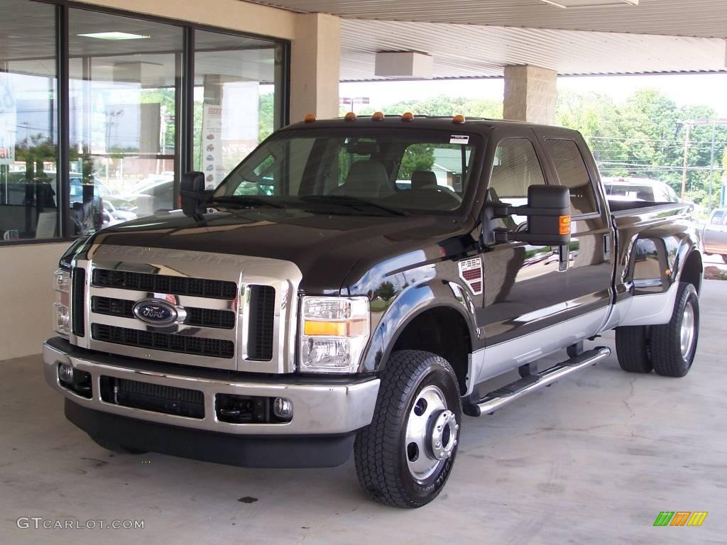 Black Ford F350 Super Duty