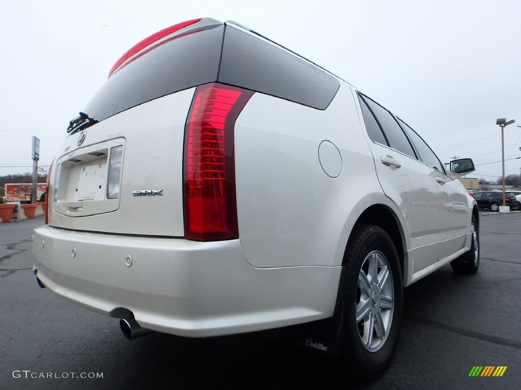 2005 SRX V6 - White Diamond / Light Neutral photo #9