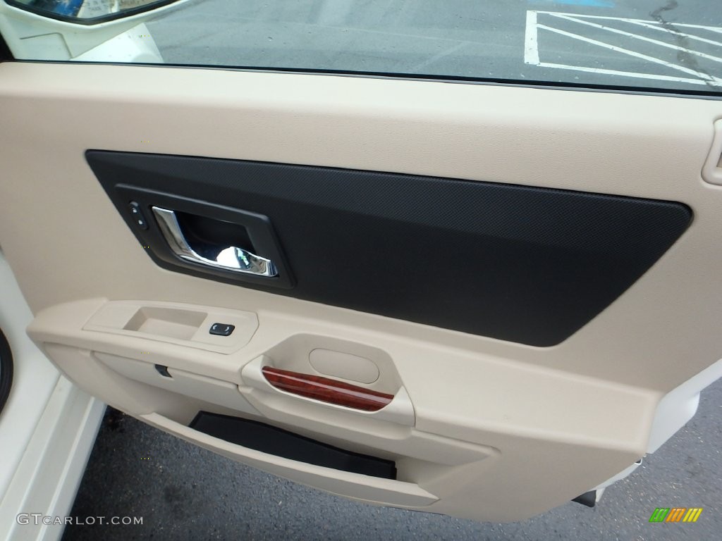 2005 SRX V6 - White Diamond / Light Neutral photo #17