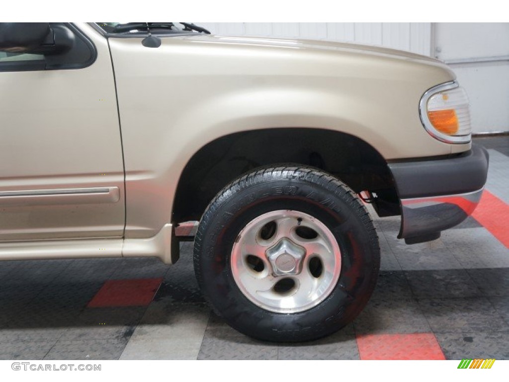 2001 Explorer XLT 4x4 - Harvest Gold Metallic / Medium Prairie Tan photo #58