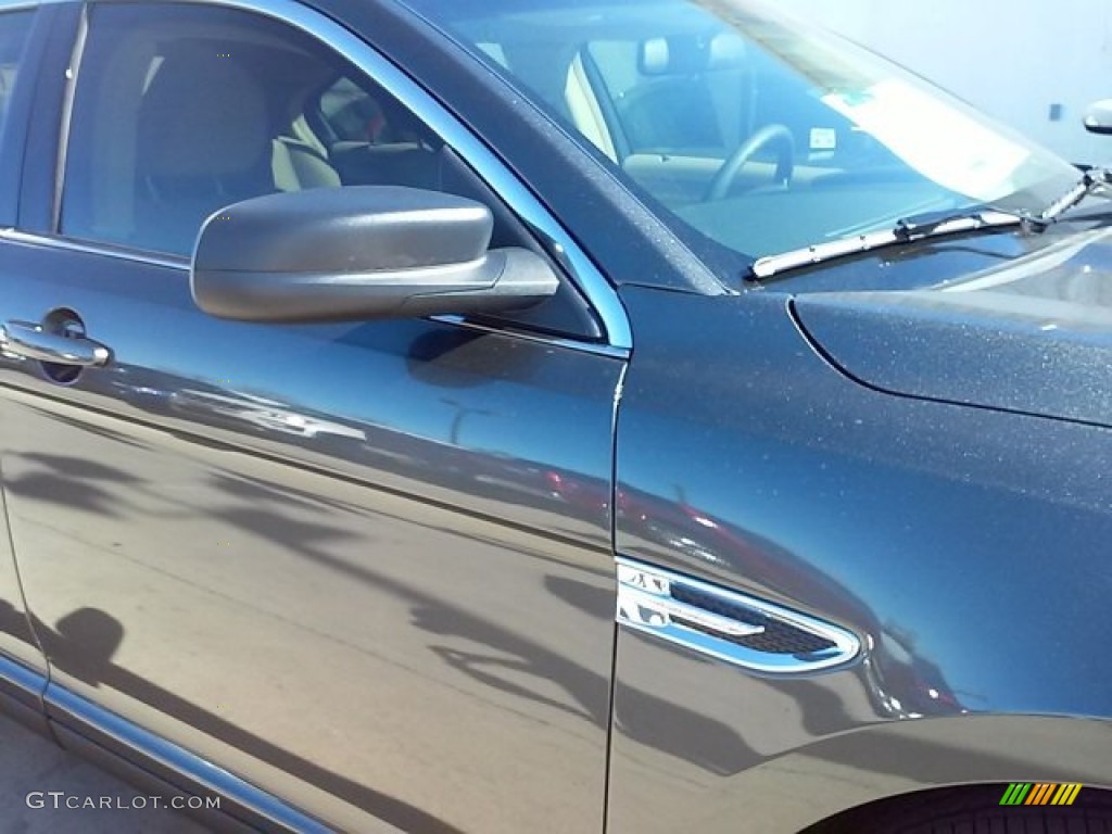 2015 Taurus SE - Magnetic Metallic / Dune photo #5