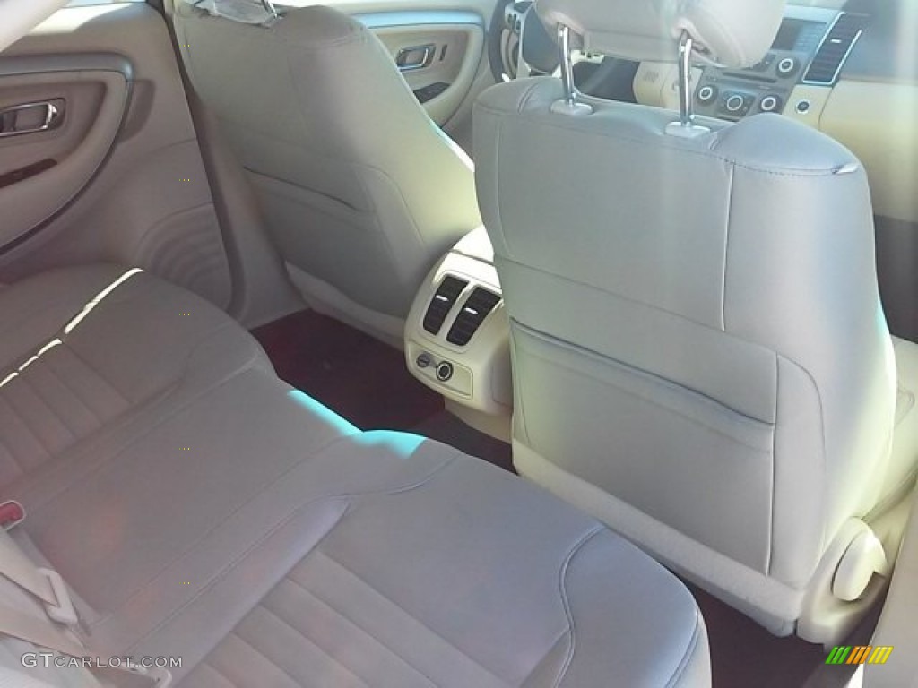 2015 Taurus SE - Magnetic Metallic / Dune photo #16