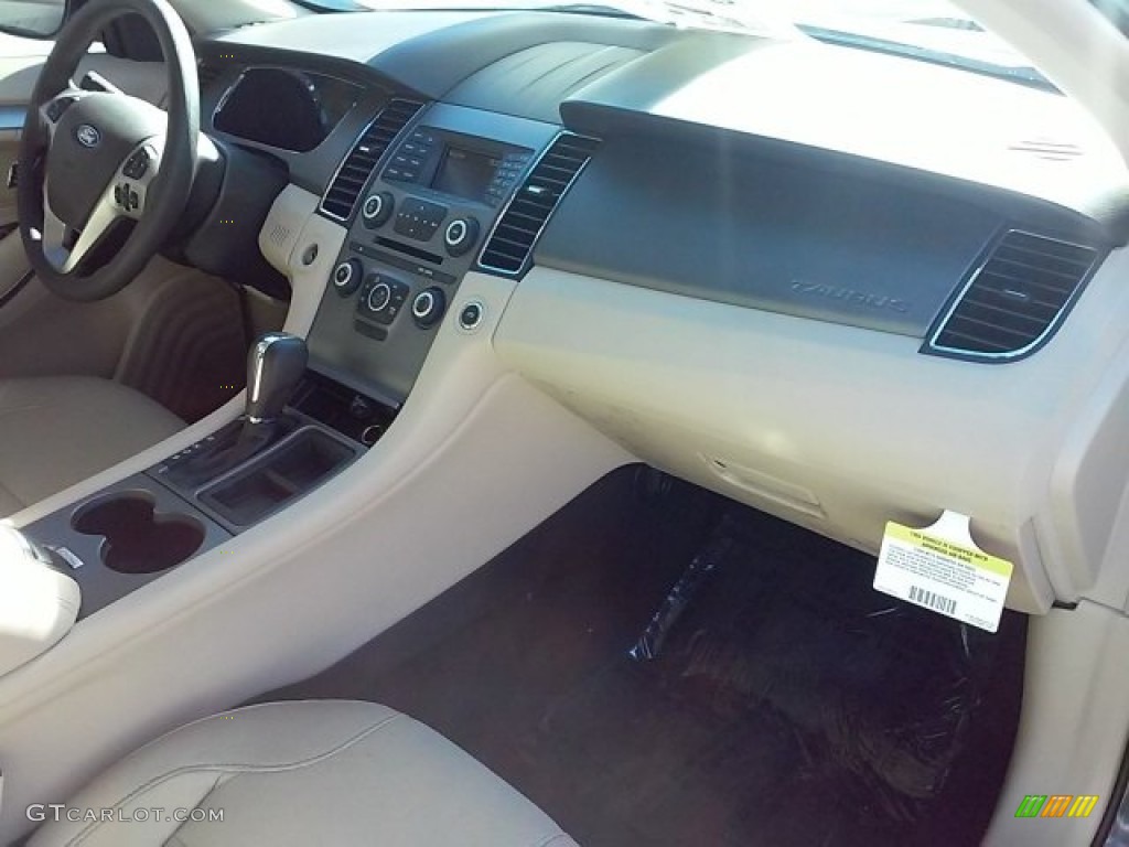 2015 Taurus SE - Magnetic Metallic / Dune photo #19