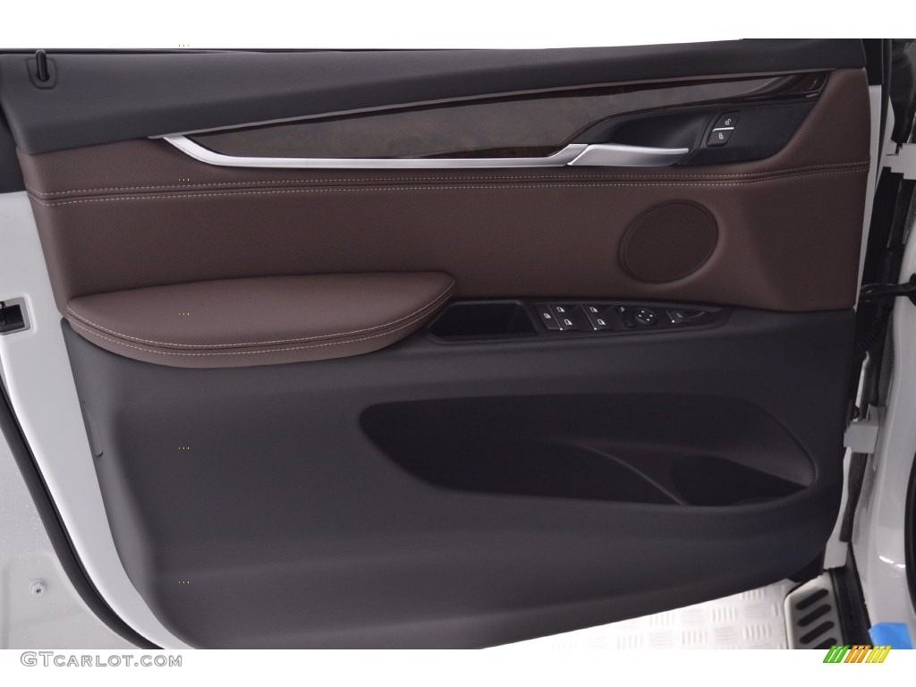 2016 BMW X5 xDrive40e Door Panel Photos