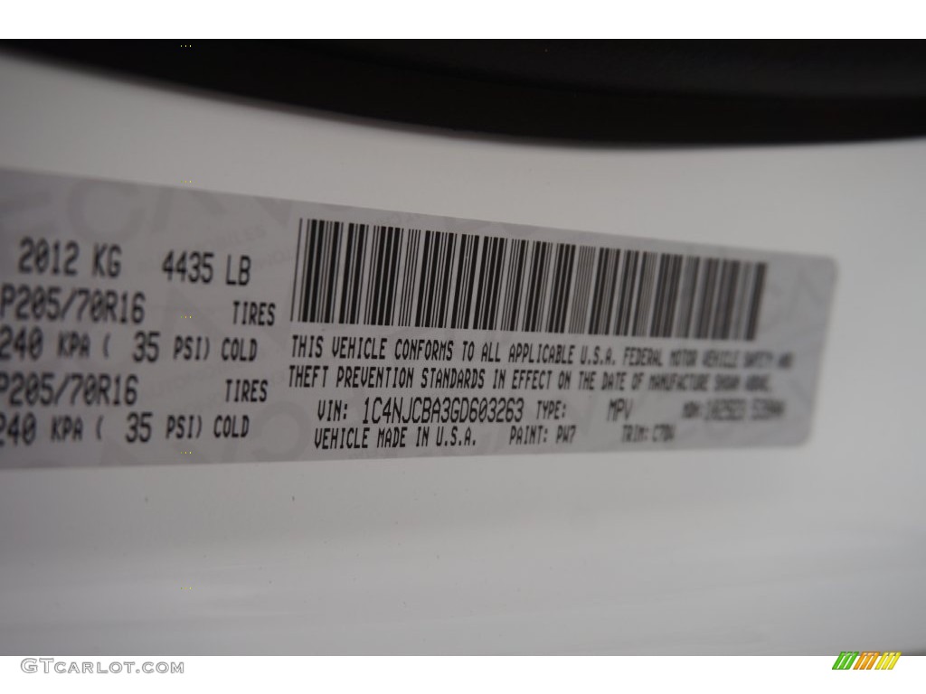2016 Compass Color Code PW7 for Bright White Photo #109598324