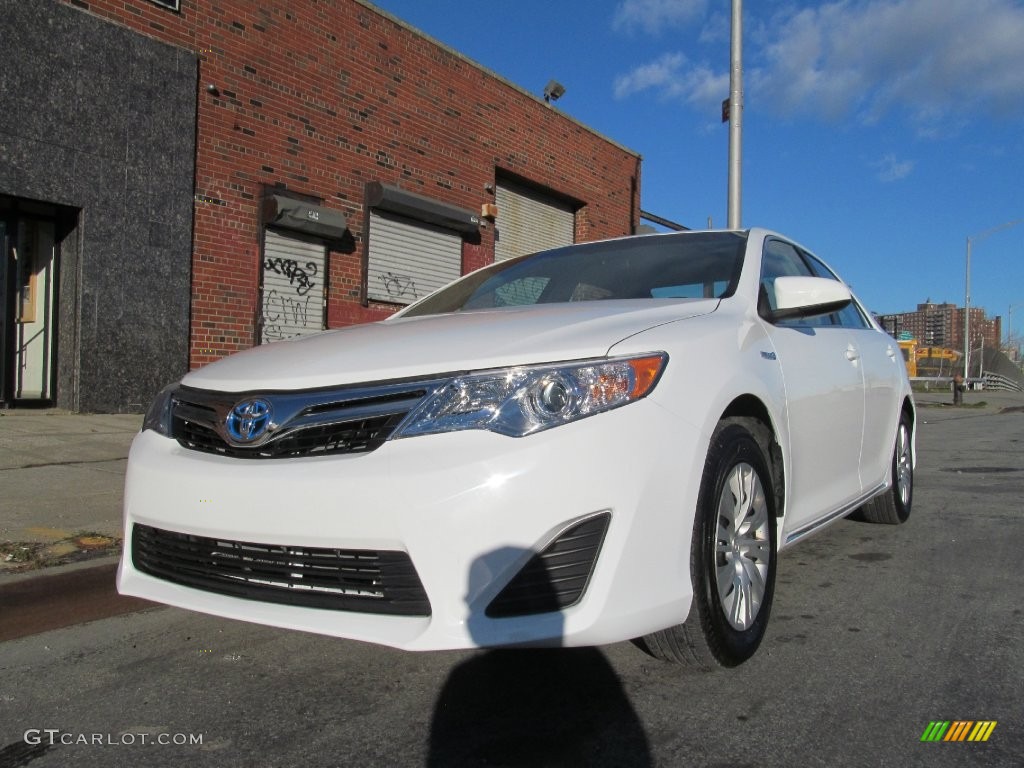 2013 Camry Hybrid LE - Super White / Light Gray photo #4