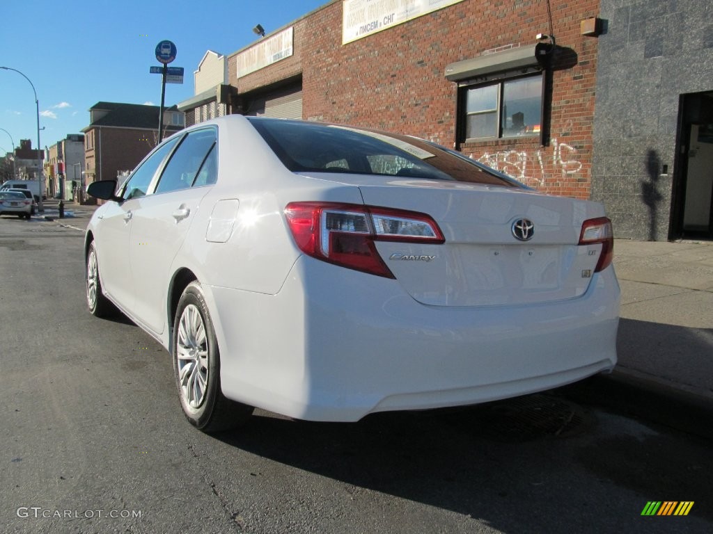 2013 Camry Hybrid LE - Super White / Light Gray photo #8
