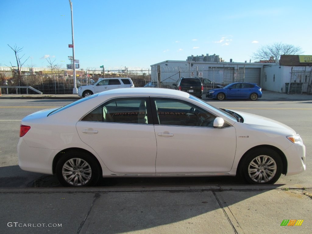 2013 Camry Hybrid LE - Super White / Light Gray photo #9