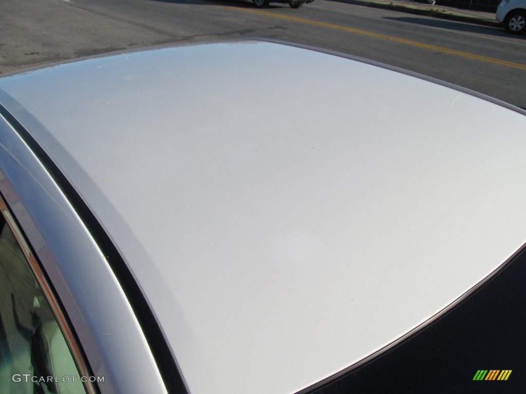 2013 Camry Hybrid LE - Super White / Light Gray photo #27