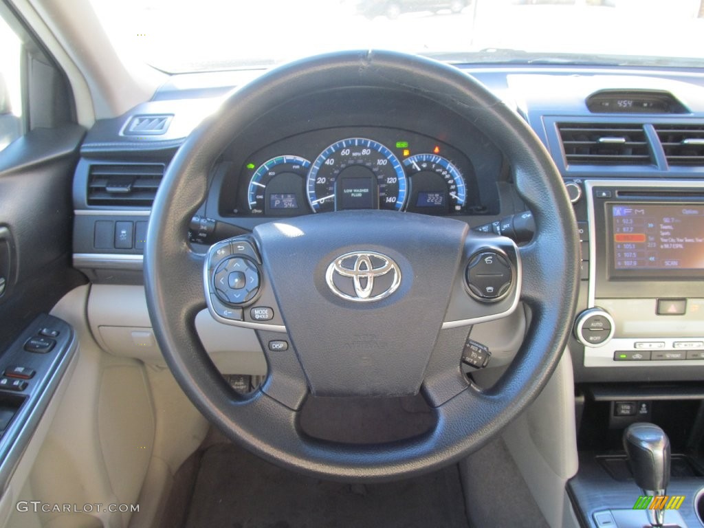 2013 Camry Hybrid LE - Super White / Light Gray photo #40