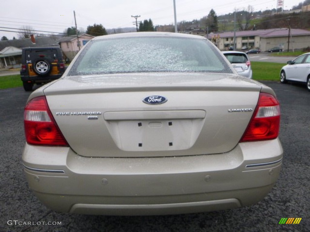 2005 Five Hundred Limited AWD - Pueblo Gold Metallic / Pebble Beige photo #4