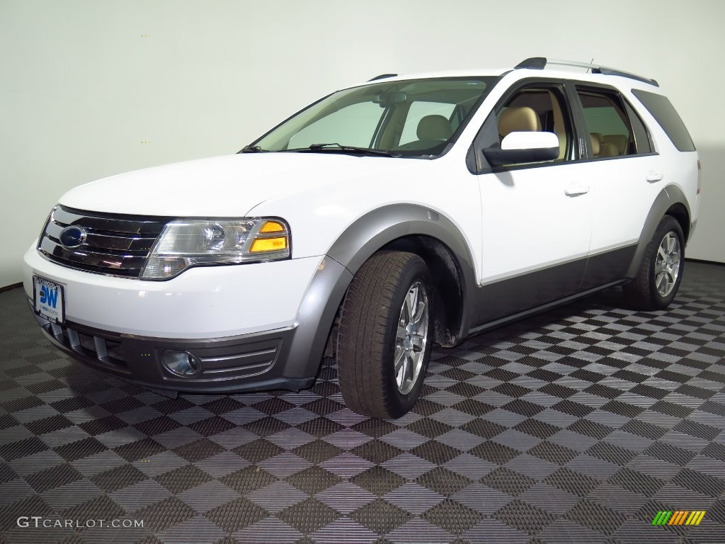 2008 Taurus X SEL AWD - Oxford White / Camel photo #3