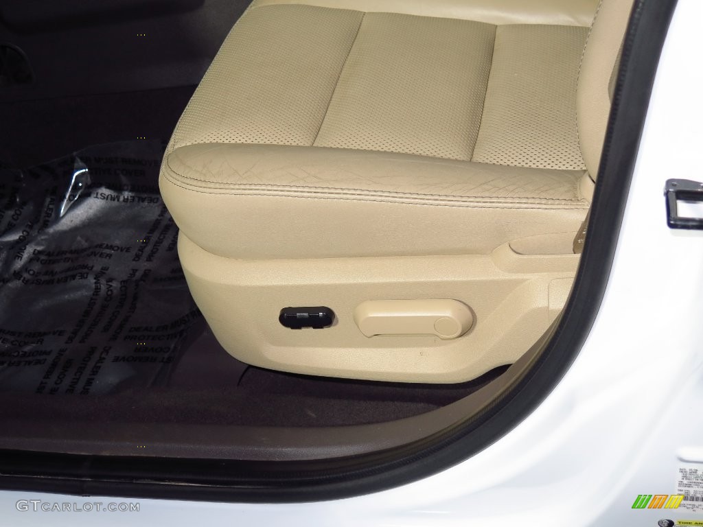 2008 Taurus X SEL AWD - Oxford White / Camel photo #14