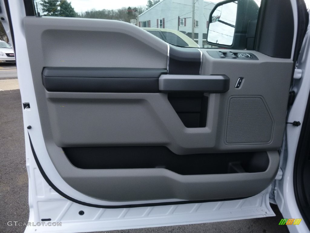 2016 F150 XLT SuperCrew 4x4 - Oxford White / Medium Earth Gray photo #13