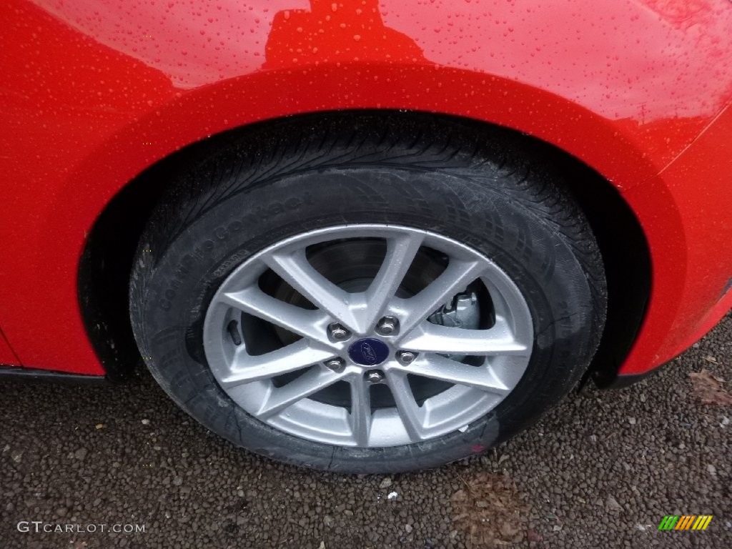 2016 Focus SE Hatch - Race Red / Charcoal Black photo #11