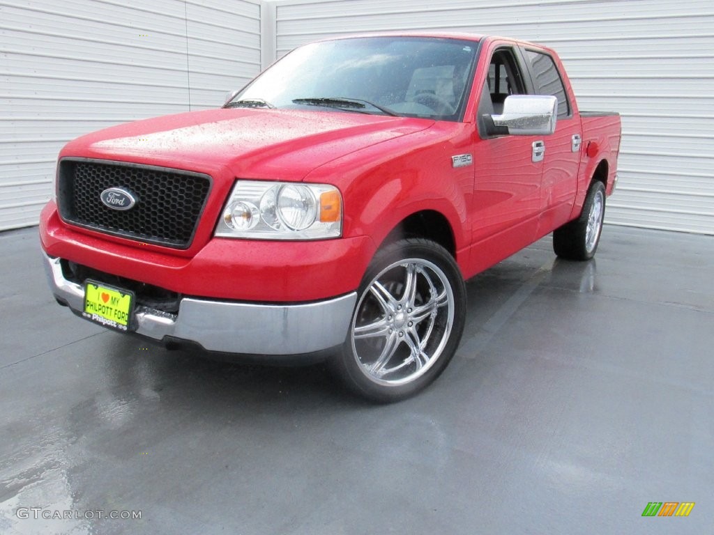 2005 F150 XLT SuperCrew - Bright Red / Medium Flint/Dark Flint Grey photo #4