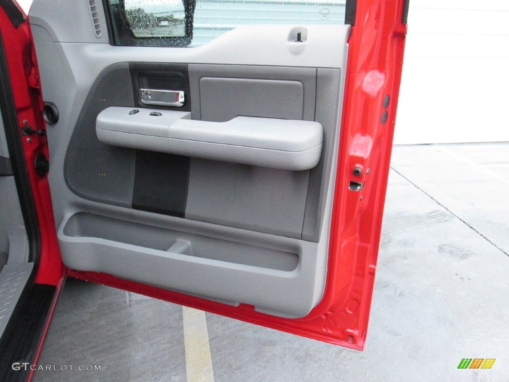 2005 F150 XLT SuperCrew - Bright Red / Medium Flint/Dark Flint Grey photo #19