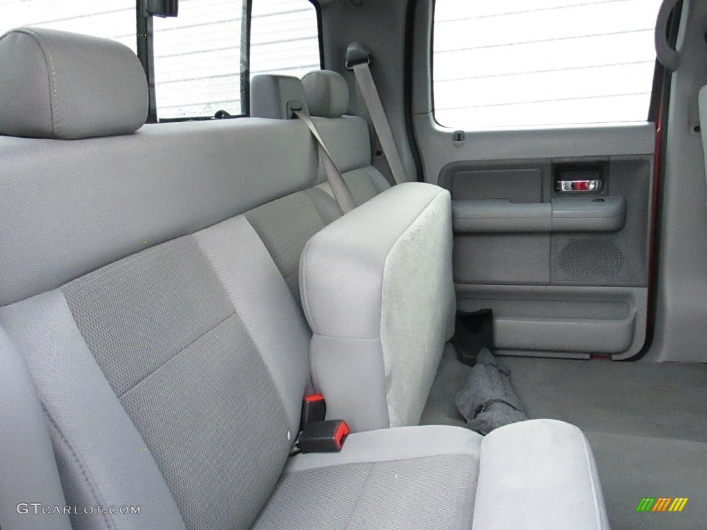 2005 F150 XLT SuperCrew - Bright Red / Medium Flint/Dark Flint Grey photo #23