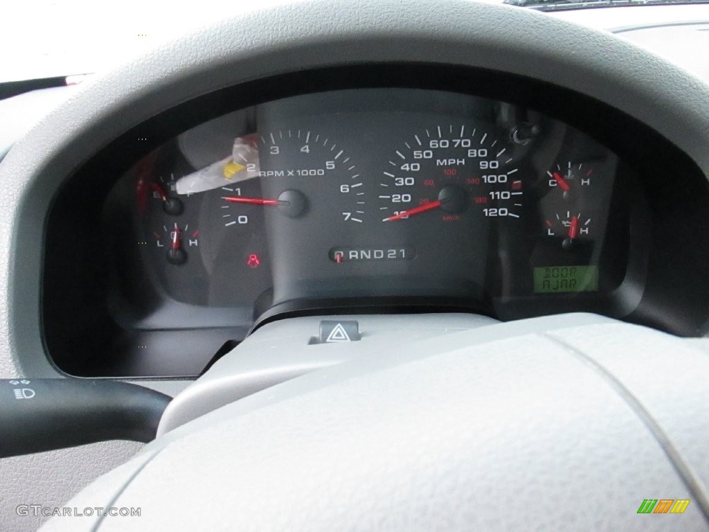 2005 F150 XLT SuperCrew - Bright Red / Medium Flint/Dark Flint Grey photo #33