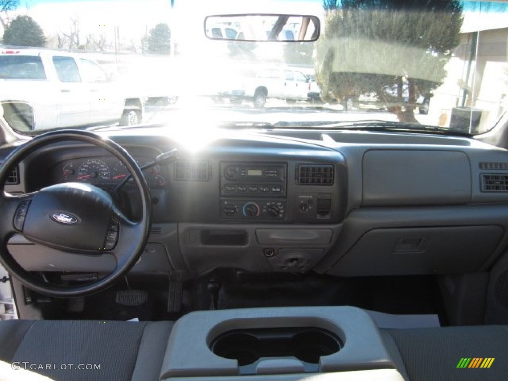 2004 F250 Super Duty XL SuperCab 4x4 - Oxford White / Medium Flint photo #8