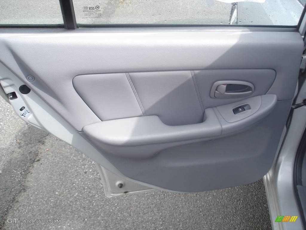 2004 Elantra GT Sedan - Sterling Silver / Gray photo #14