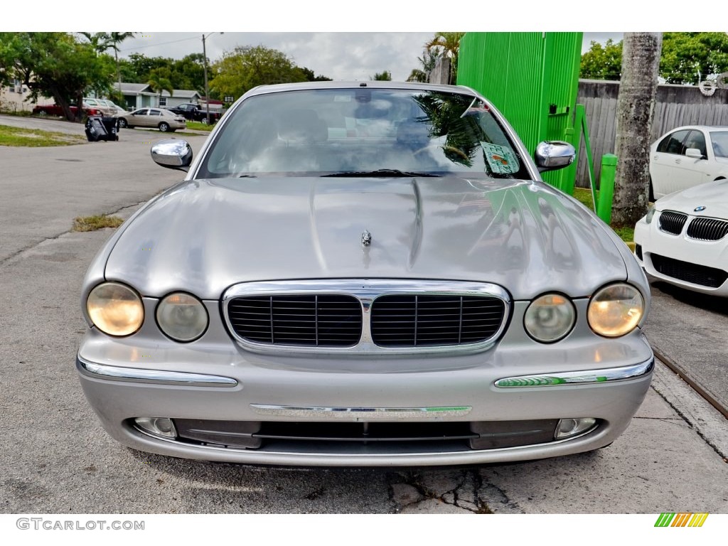 2004 XJ XJ8 - Platinum Silver Metallic / Charcoal photo #2