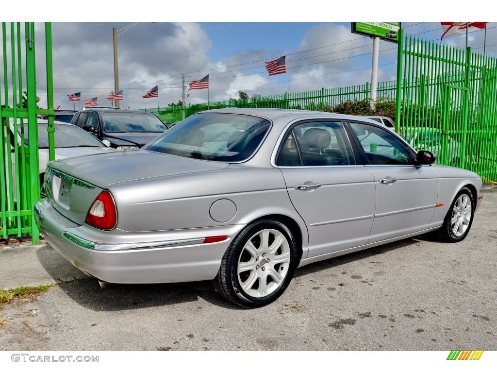 2004 XJ XJ8 - Platinum Silver Metallic / Charcoal photo #9