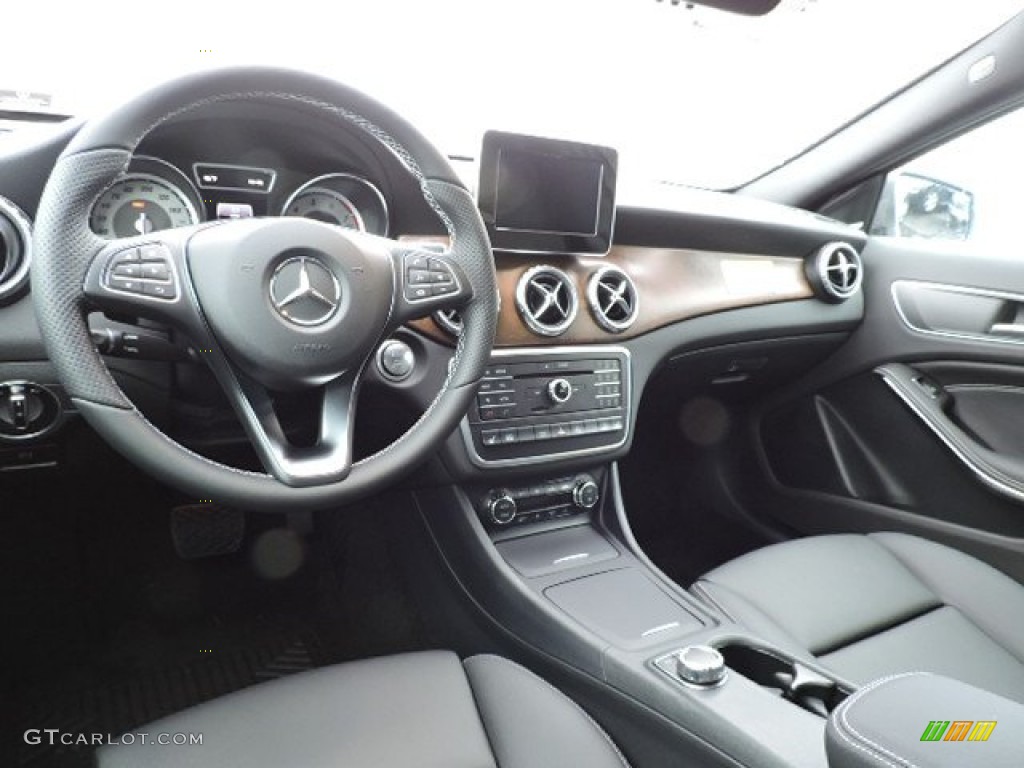 Black Interior 2016 Mercedes-Benz GLA 250 4Matic Photo #109612559