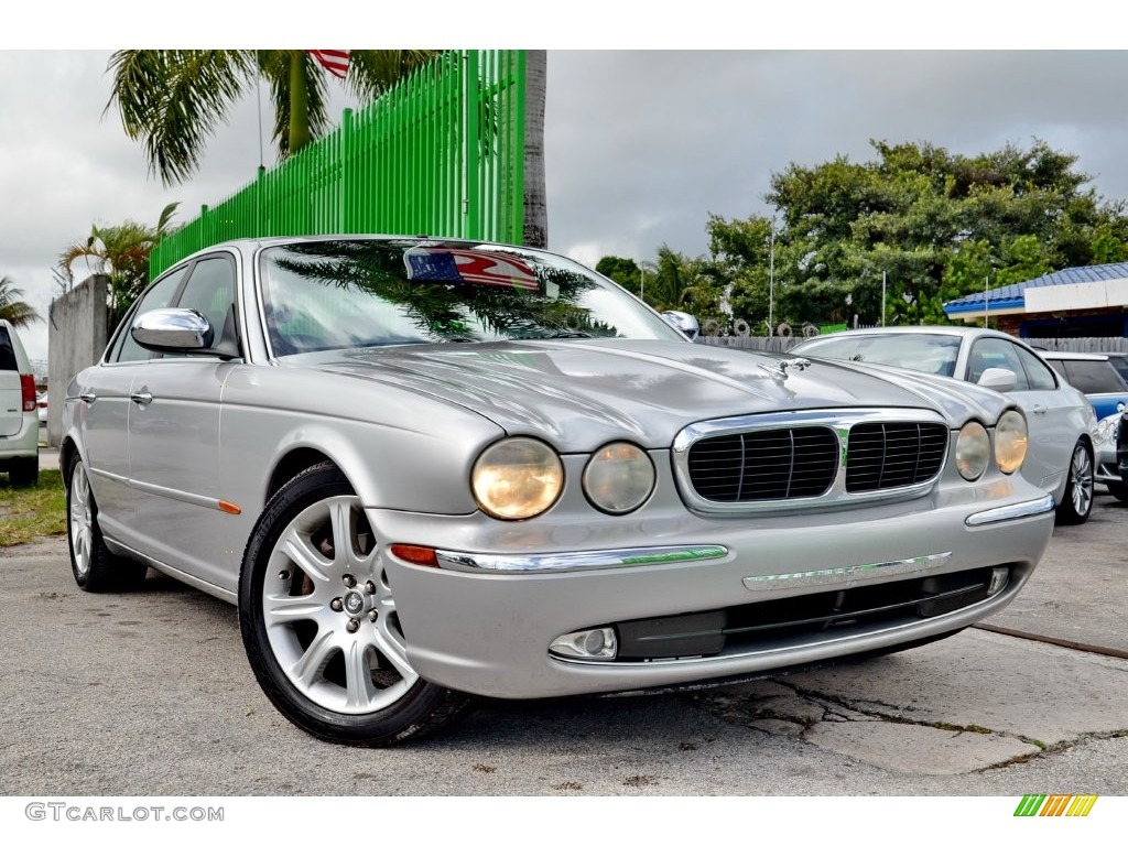 2004 XJ XJ8 - Platinum Silver Metallic / Charcoal photo #28