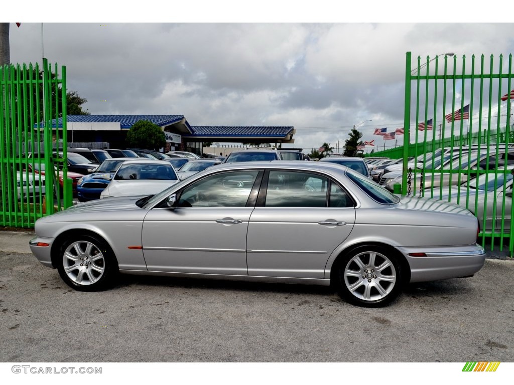 2004 XJ XJ8 - Platinum Silver Metallic / Charcoal photo #49